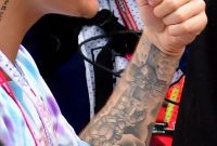 A Complete Guide To All 56 Of Justin Biebers Tattoos regarding size 999 X 1498