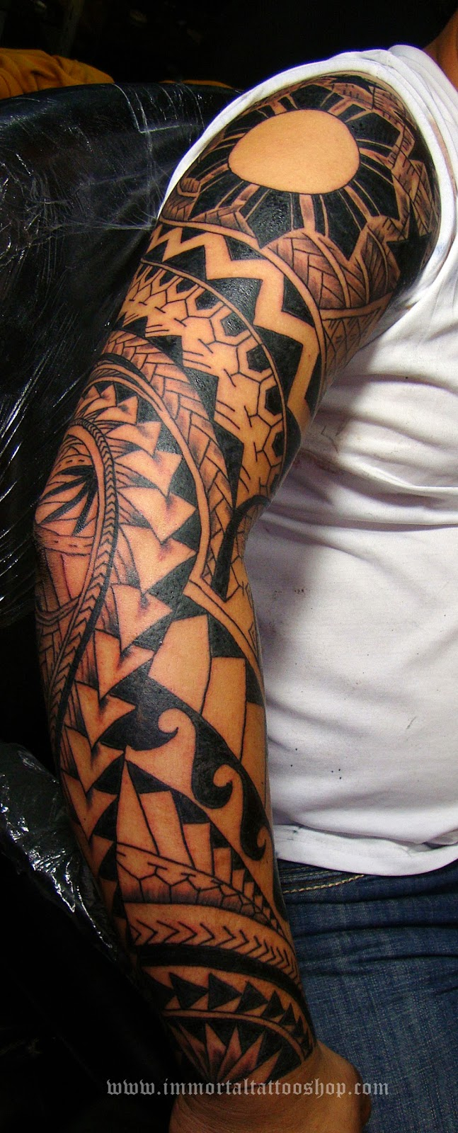 Beautiful Filipino Tattoo On Man Right Sleeve with size 647 X 1600
