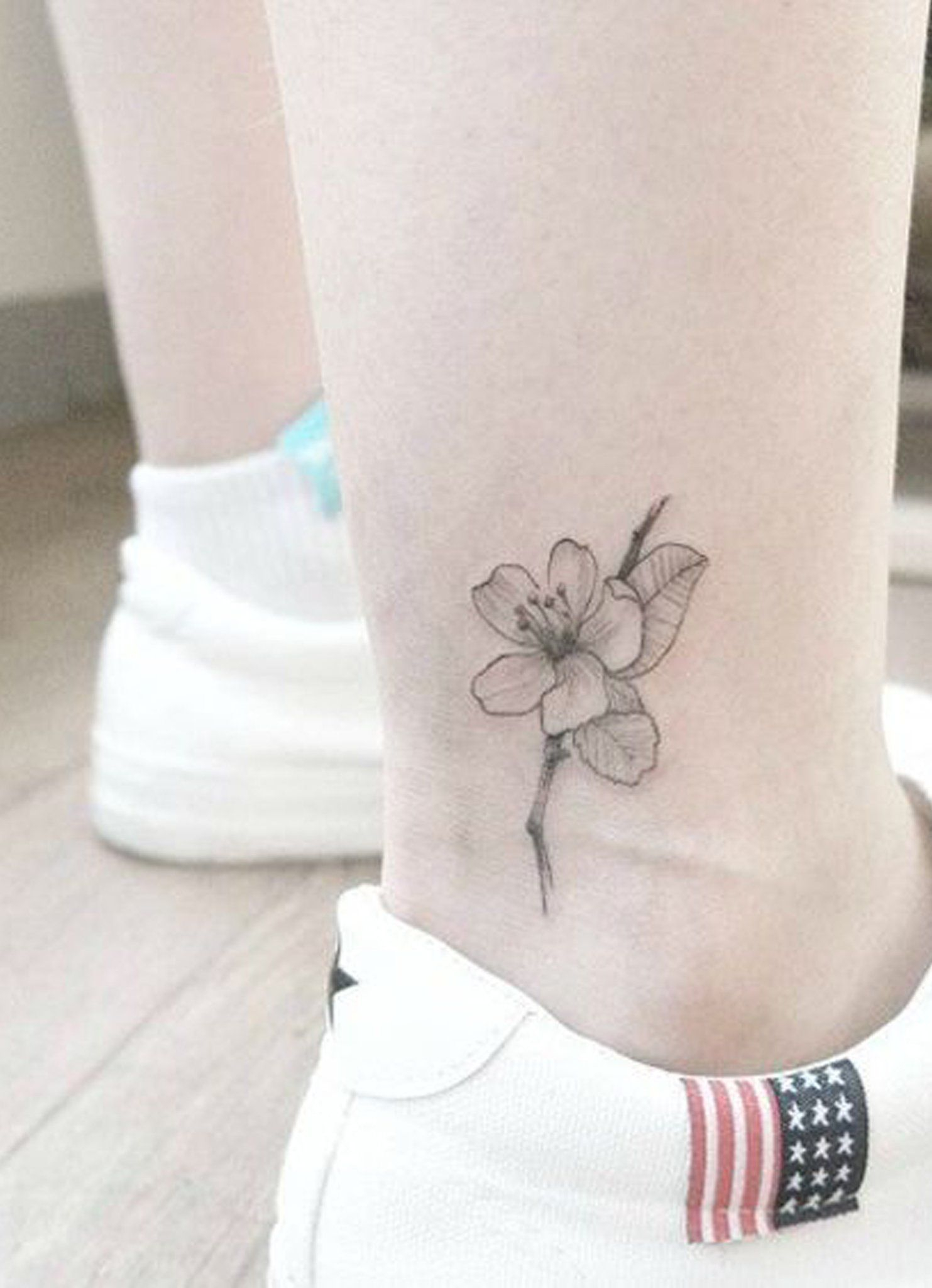30 Delicate Flower Tattoo Ideas Tats Tattoos Flower Tattoos inside proportions 1483 X 2048