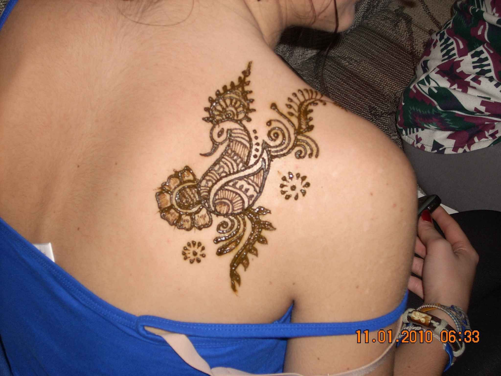 Henna Back Tattoo Bird Tattoos Henna Tattoo Back Girl Back for measurements 2048 X 1536