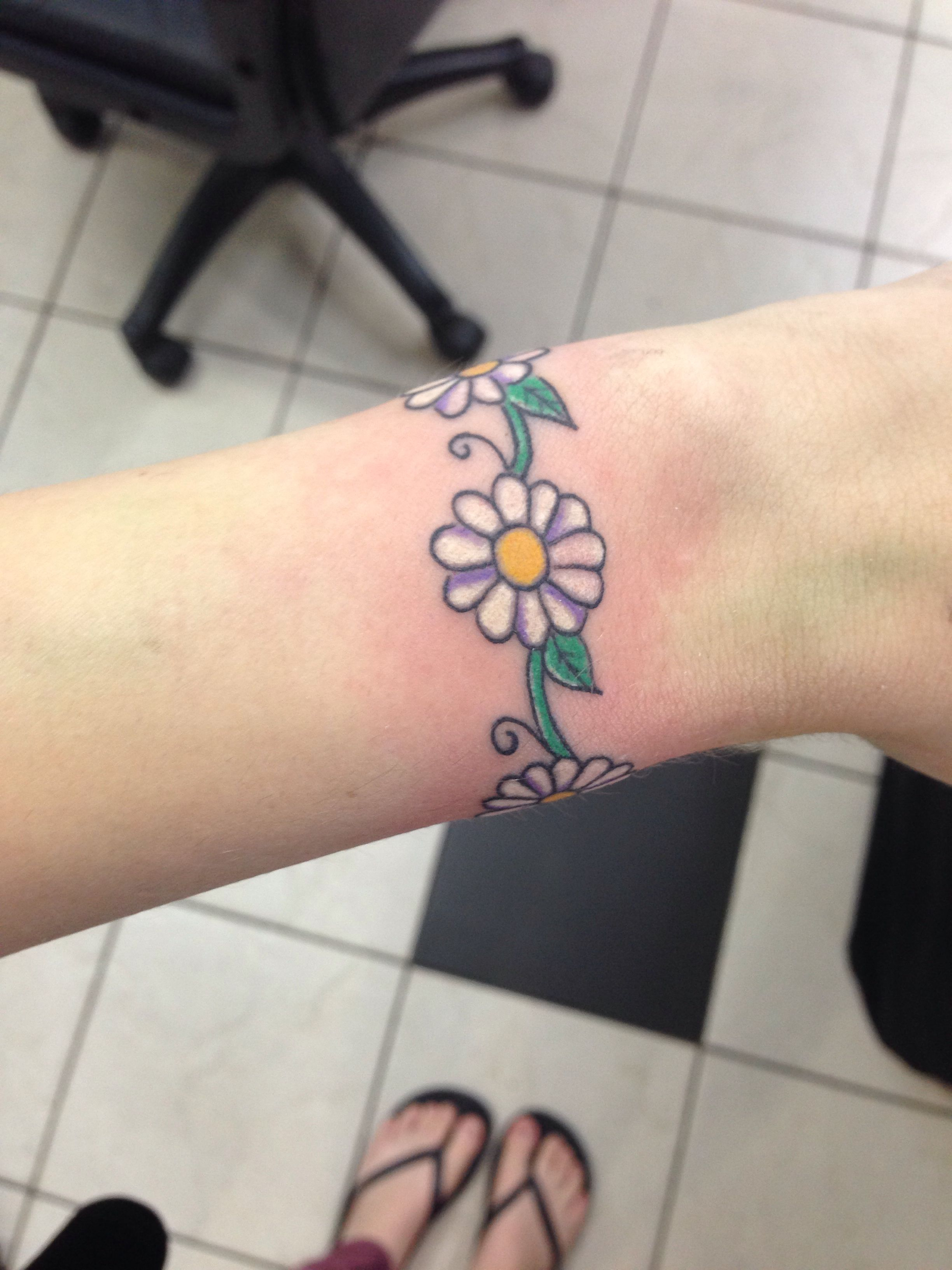 If I Ever Got A Tattoo I Might Get A Daisy Chain Like This But throughout measurements 2448 X 3264