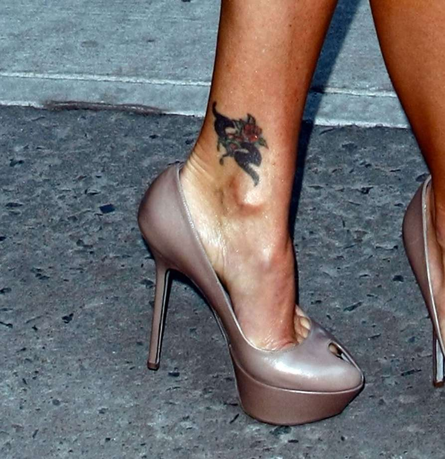 Kelly Ripa Says She Got Symbol Of My Stupidity Tattoo In San inside dimensions 893 X 920