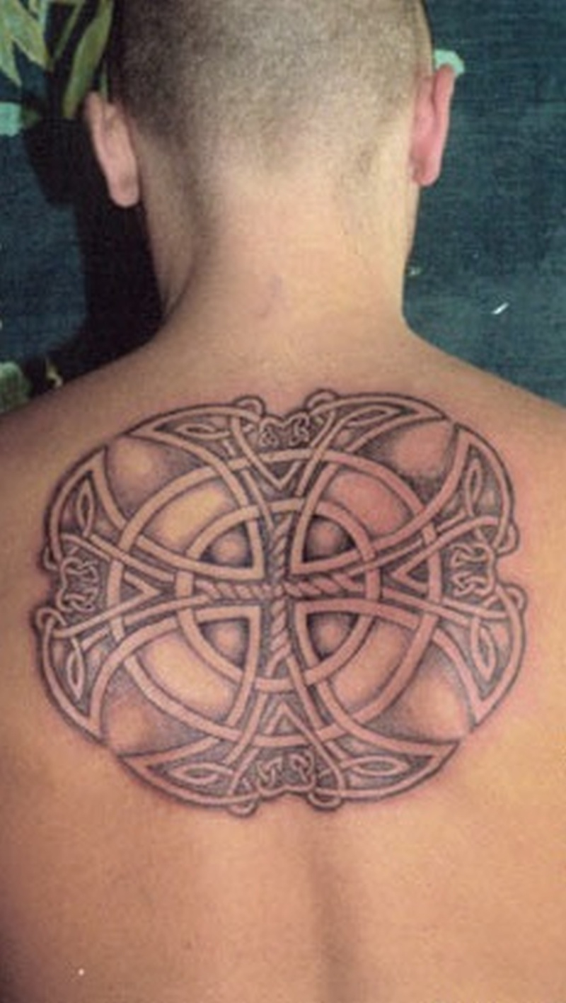 Celtic Circle Cross Tattoo On Upper Back Tattoos Book 65000 regarding dimensions 800 X 1416