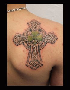 Celtic Cross Clover Tattoo Picture Dans Tattoo Irish Tattoos in sizing 900 X 1165