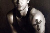 Justin Timberlake Cross Tattoo On Shoulder Tattoos Book 65000 inside sizing 800 X 1009