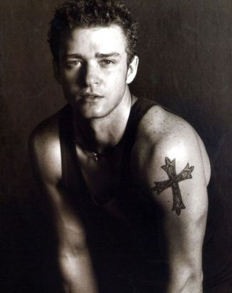 Justin Timberlake Cross Tattoo On Shoulder Tattoos Book 65000 inside sizing 800 X 1009