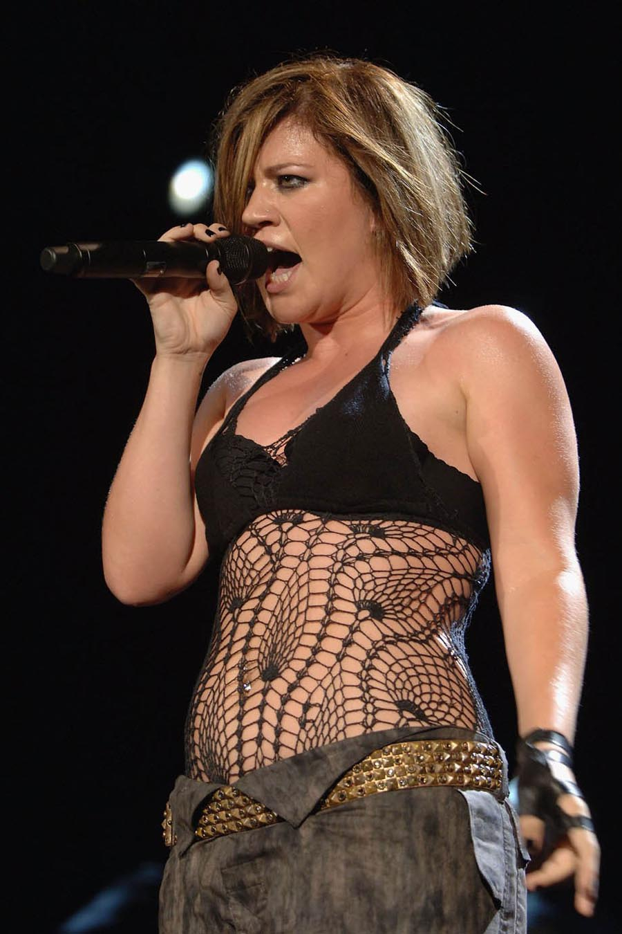 Kelly Clarkson Tattoos Pictures Images Pics Photos Of Her Tattoos for measu...