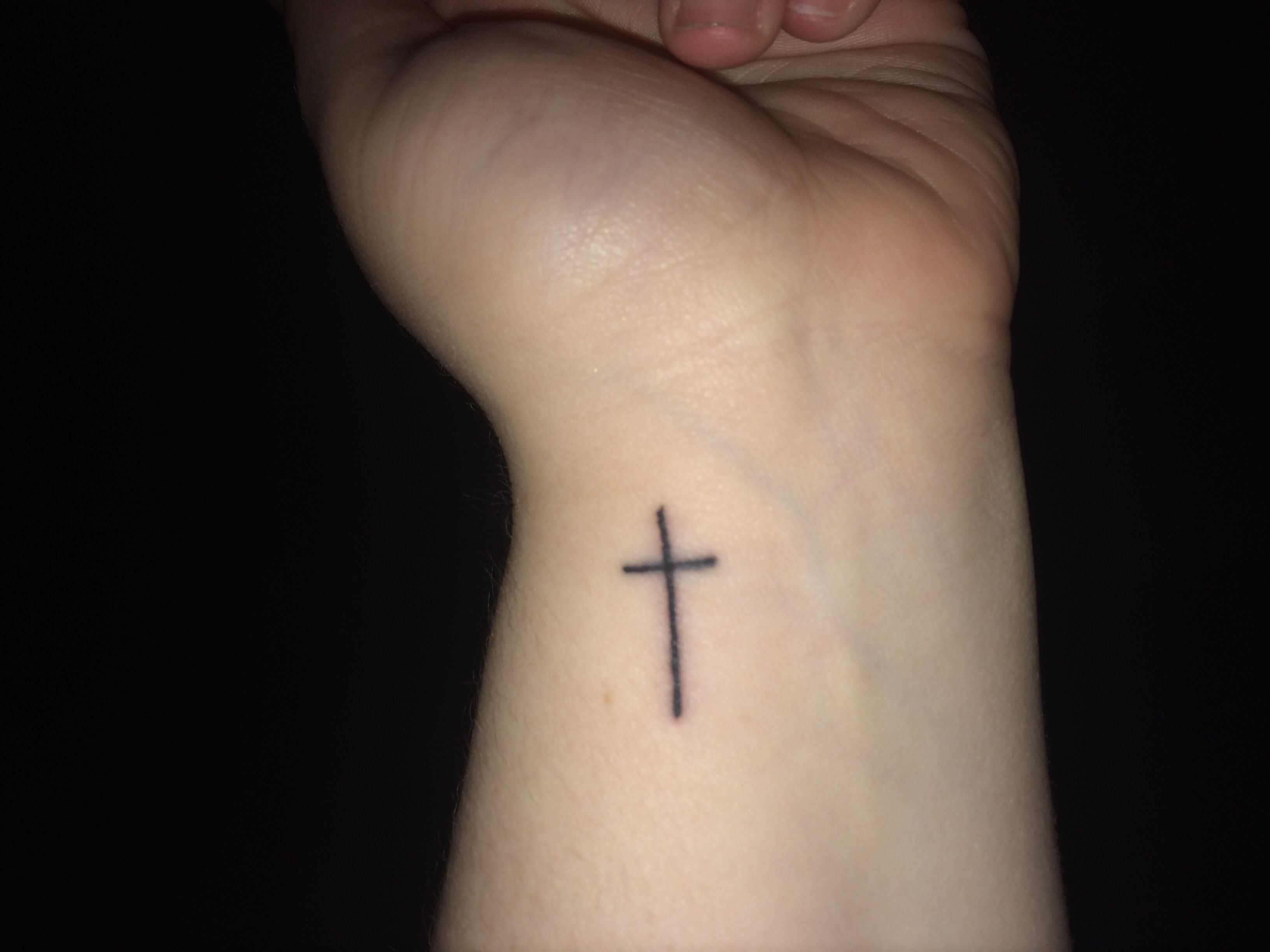 Simple Elegant Tattoo Faith Cross Cross Tattoo Tattoos in dimensions 3264 X 2448