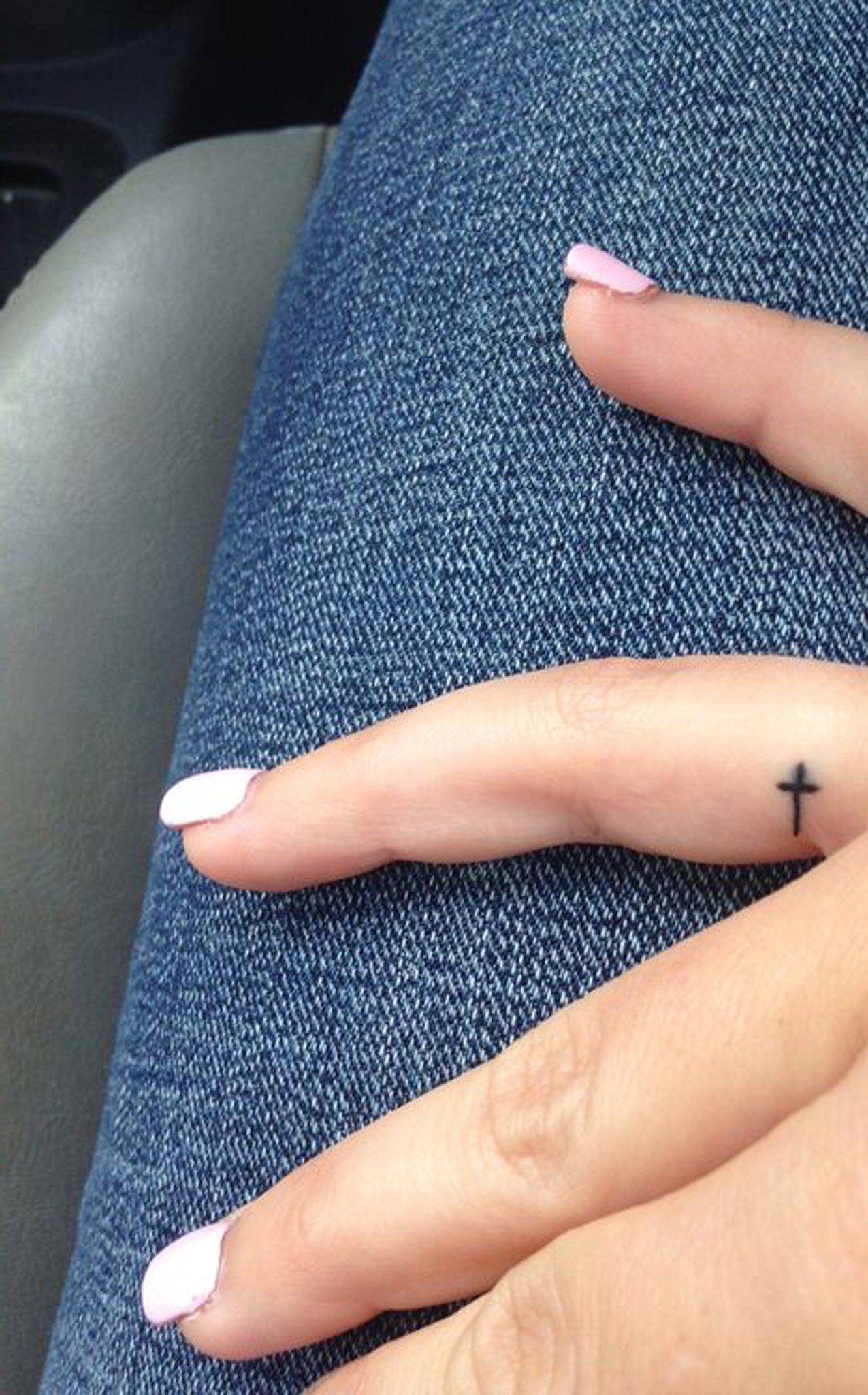 Small Finger Tattoo Ideas For Women Tiny Cross Hand Tatouage in sizing 1275 X 2048