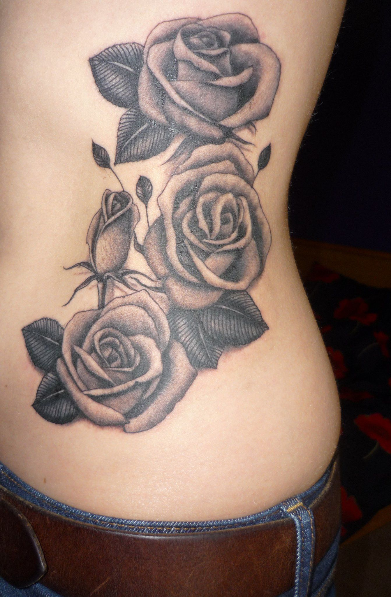 35 Best Stomach Tattoos Ideas Tattoos Rose Tattoos Stomach inside dimensions 1342 X 2048