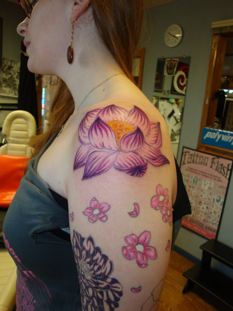 39 Lotus Tattoos On Shoulder for proportions 800 X 1067