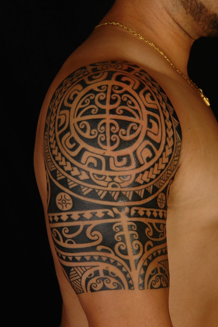 Awesome Polynesian Shoulder Sleeve Tattoo Design For Men And Women throughout sizing 900 X 1349