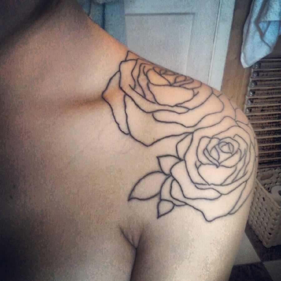 Beautiful Roses Outline Shoulder Tattoo Design For Women Flower regarding measurements 900 X 900