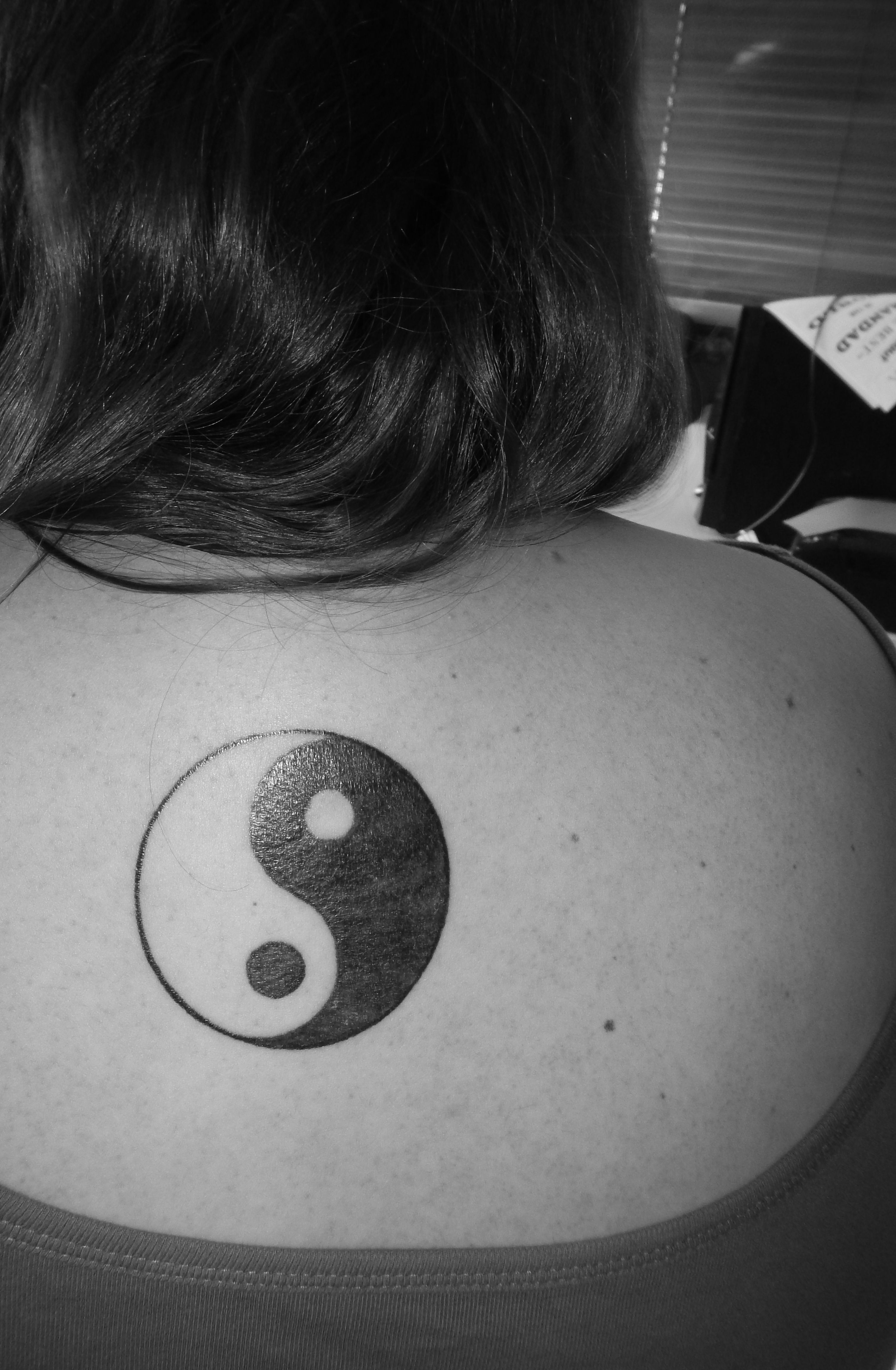 Black And White Yin Yang Tattoo Shoulder Bone Ying Yang Ink Body throughout proportions 3013 X 4608