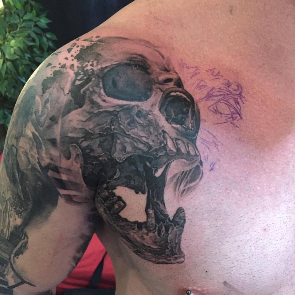 Black Ink Skull Tattoo On Shoulder with regard to sizing 960 X 960