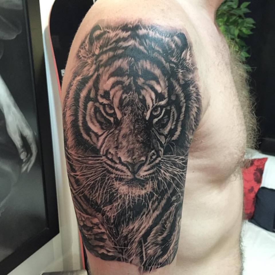 Black Ink Tiger Tattoo On Man Right Half Sleeve regarding size 960 X 960
