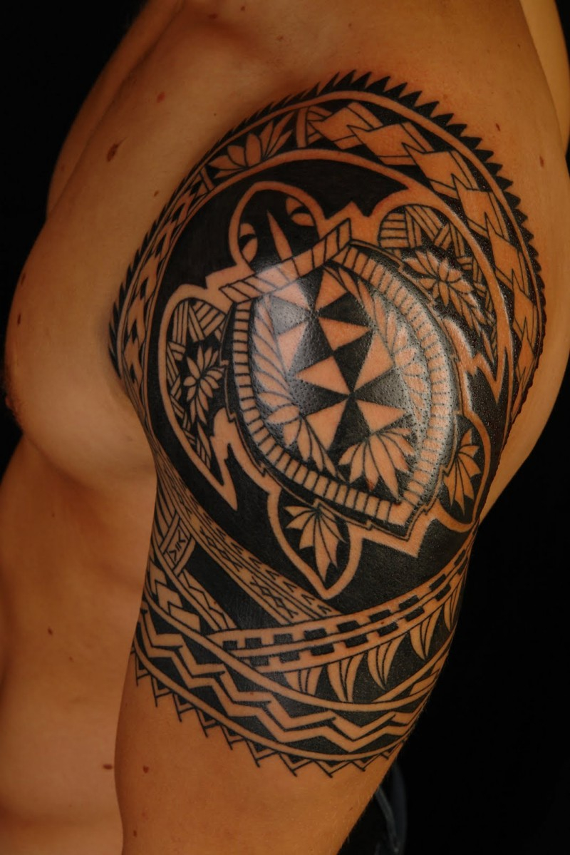 Black Ink Turtle Tattoo On Shoulder In Polynesian Style pertaining to sizing 800 X 1199