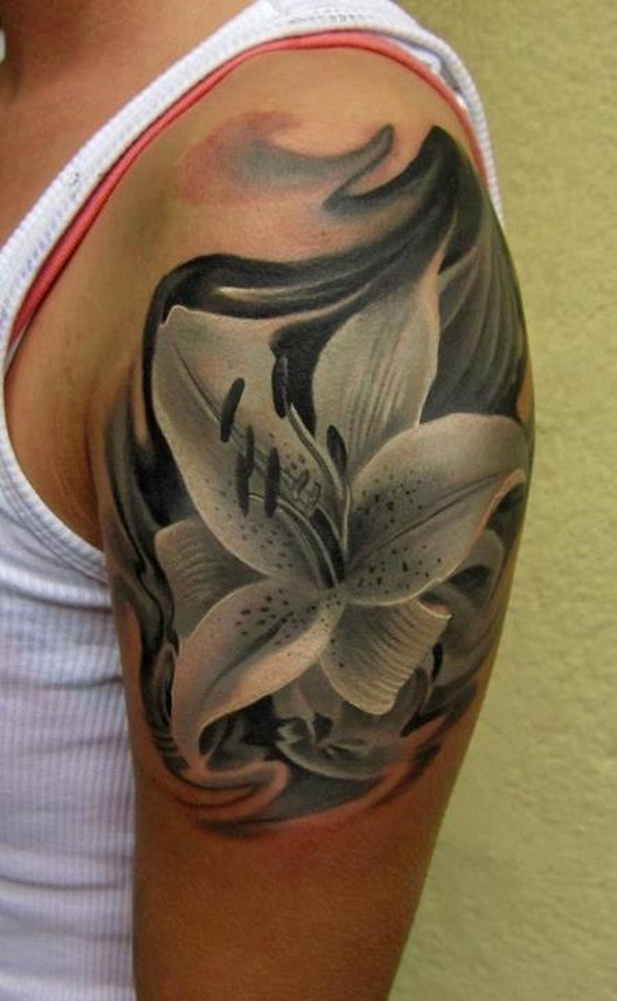 Black White Lily Shoulder Tattoo Ink Flower Tattoo Shoulder regarding sizing 900 X 1459