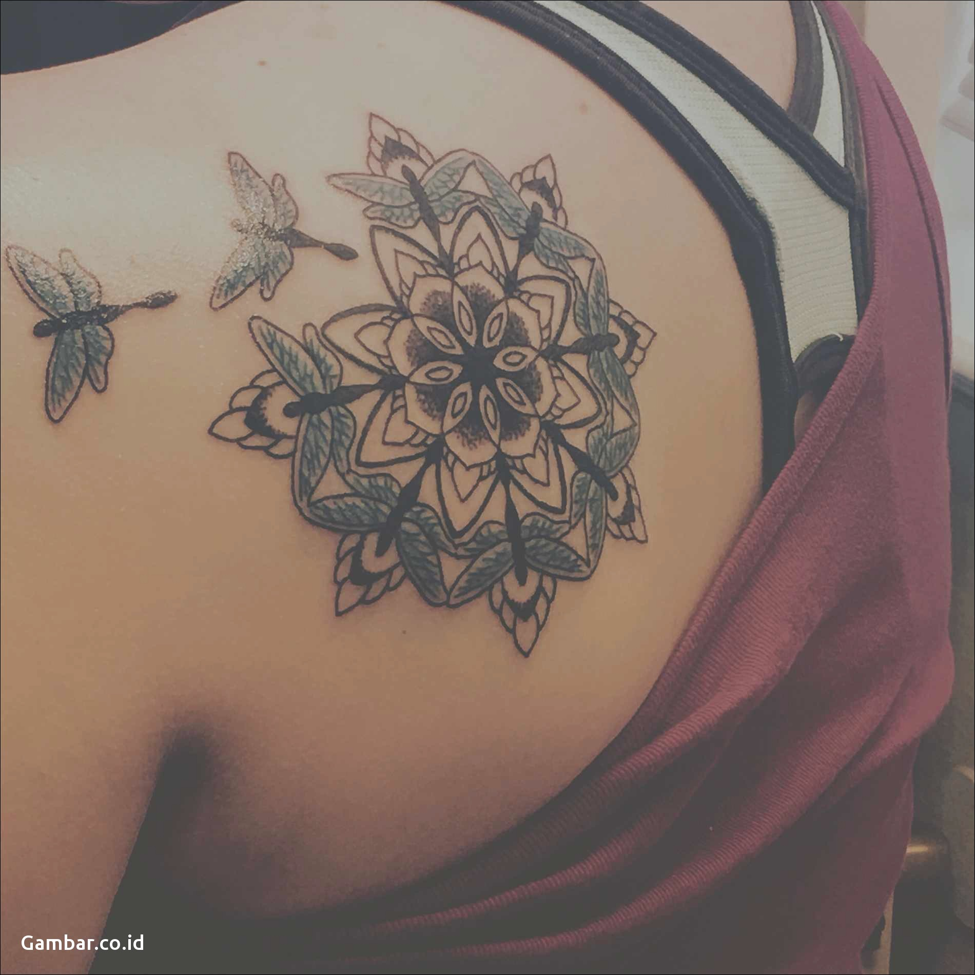 Download Gambar Lotus Flower Tattoo Shoulder Blade Gambarcoid within proportions 1900 X 1900