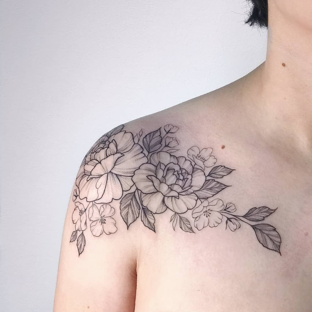 Floral Piece Peonies Roses Collarbone Tattoo Ibtattooing Irene B in size 1080 X 1080