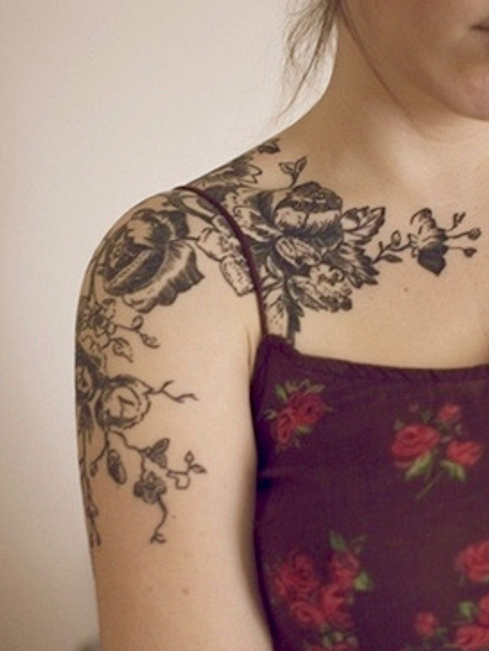 Flowers Shoulder Collar Bone Tattoo Tattos Girl Shoulder Tattoos throughout measurements 976 X 1301