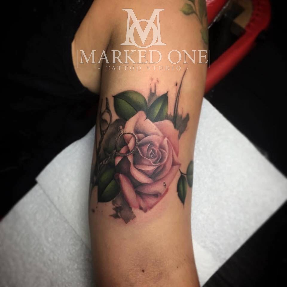 Girly Bicep Rose Tattoo Pink Rose Tattoo With Leaves Tattoos throughout proportions 960 X 960