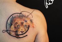 Graphic Style Lion Tattoo On The Right Shoulder Blade in sizing 1000 X 1000