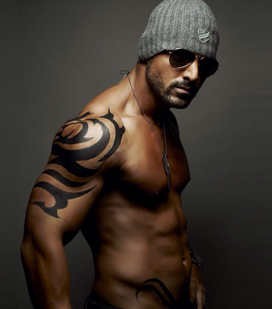 Hot Guy With Black Work Tattoo Design On Shoulder Tattoos Arms regarding dimensions 951 X 1080