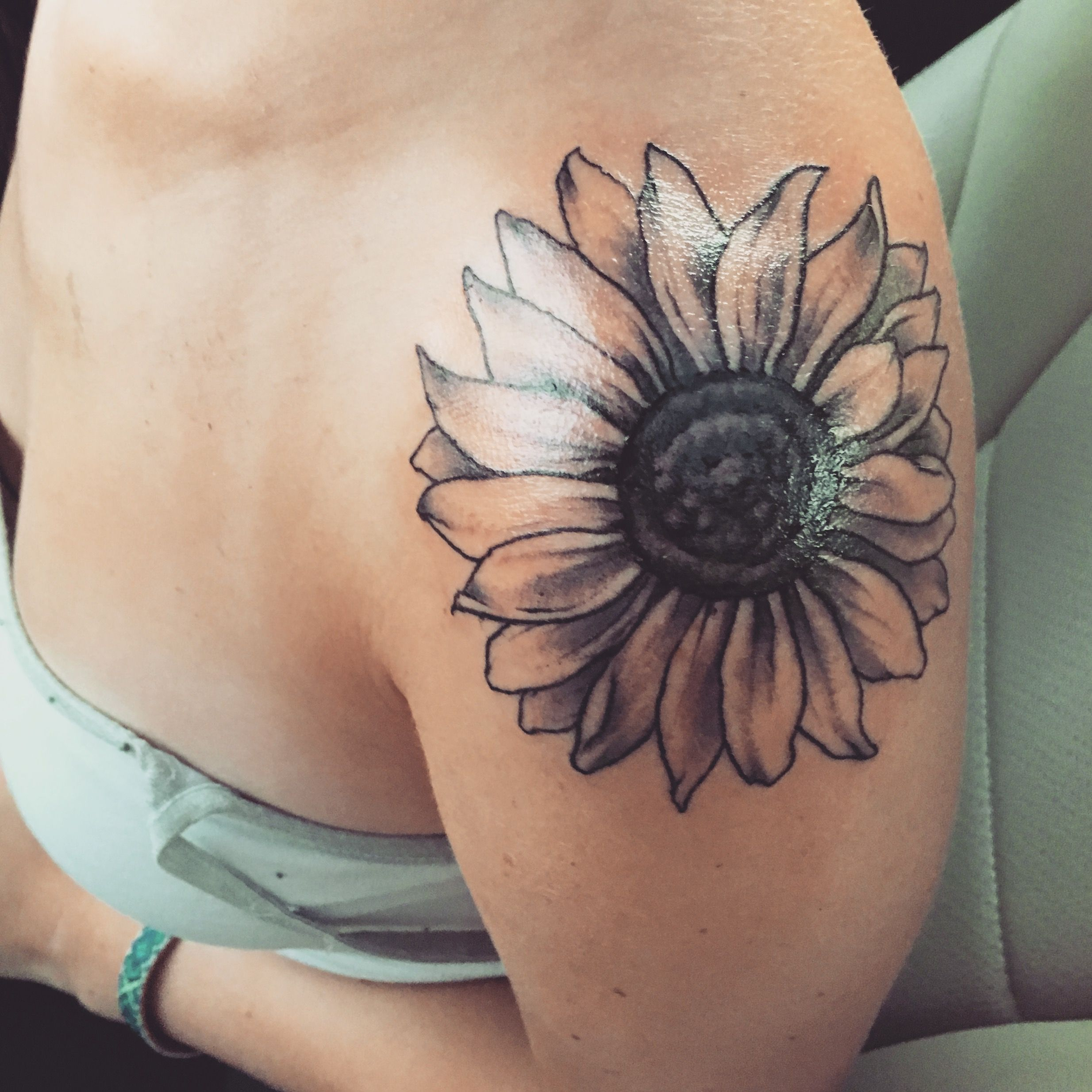 My New Shoulder Sunflower Tattoo Xoxo Ink Sunflower Tattoos throughout dimensions 2468 X 2468