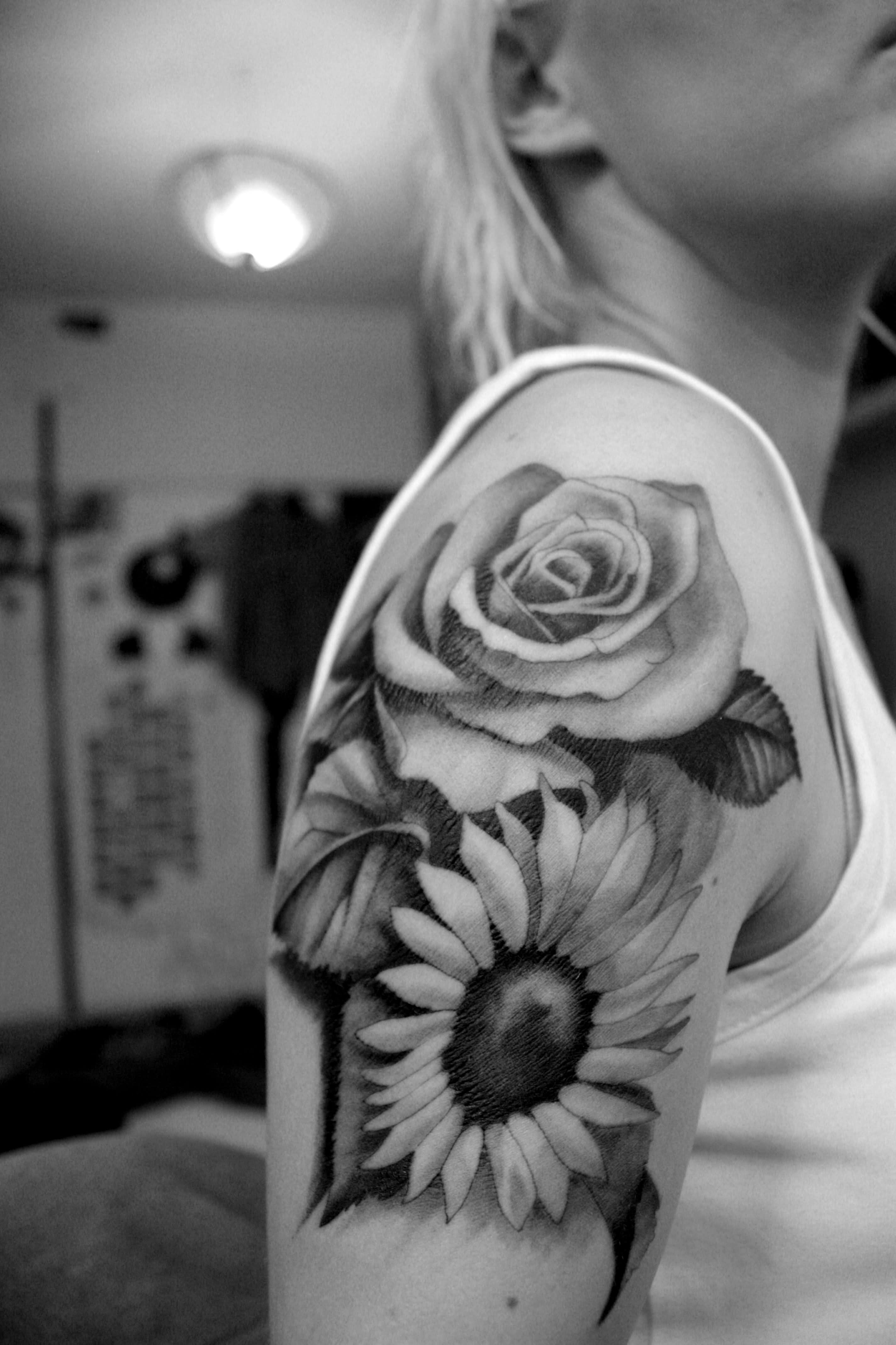 Nice Black And White Flowers Tattoos On Shoulder Tats Sunflower within sizing 2848 X 4272