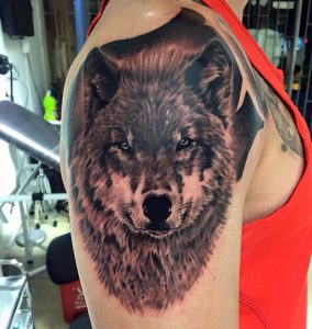 Nice Grey Wolf Head Tattoo On Right Shoulder Daniel Rozo intended for measurements 909 X 960