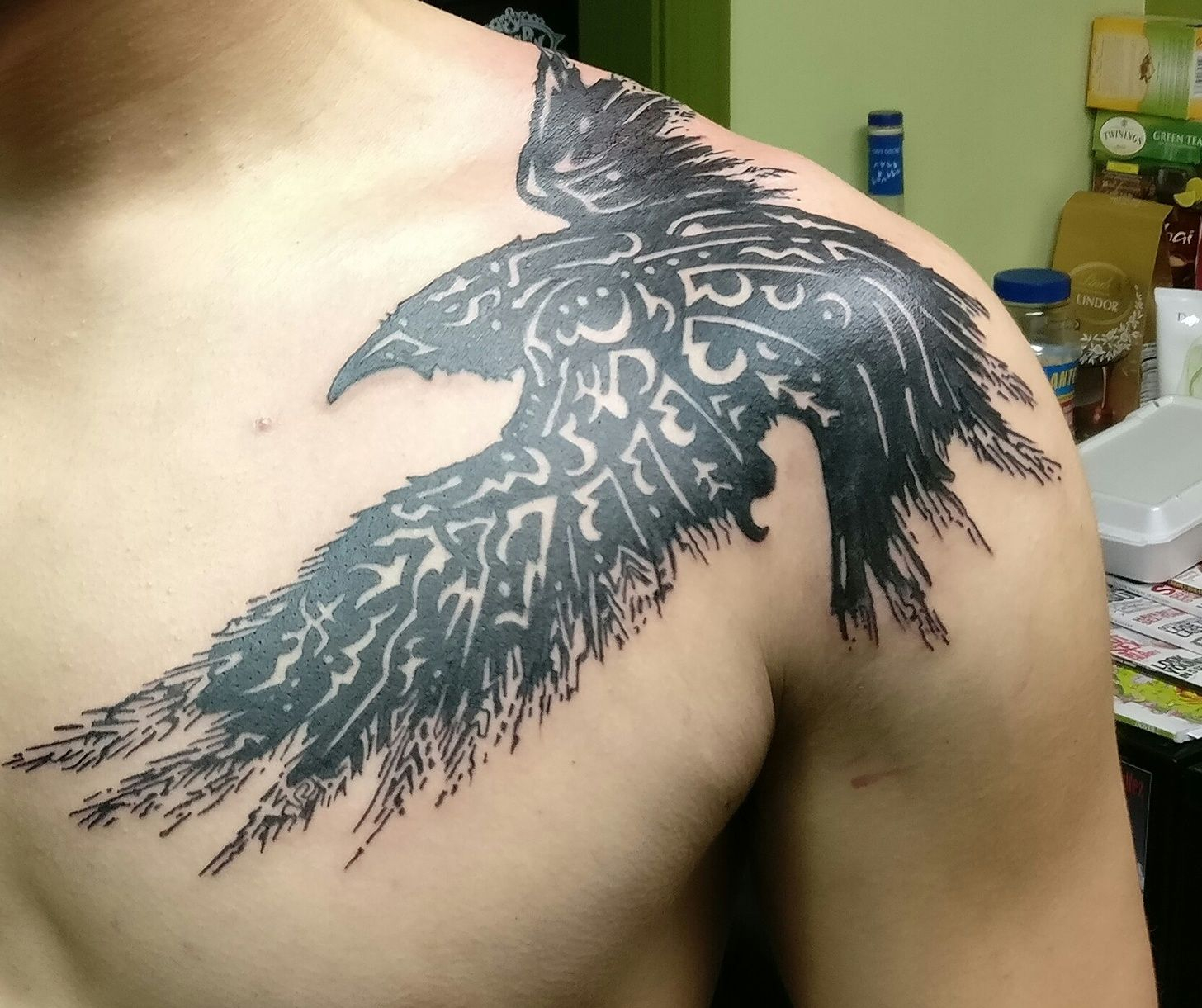 Raven Tattoo On Shoulder Chestback Tattoos Raven Tattoo Bird in proportions 1456 X 1221