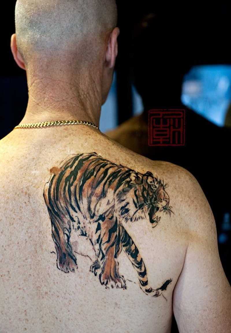 Roaring Asian Style Naturally Colored Tiger On Mans Shoulder Blade with regard to proportions 800 X 1153