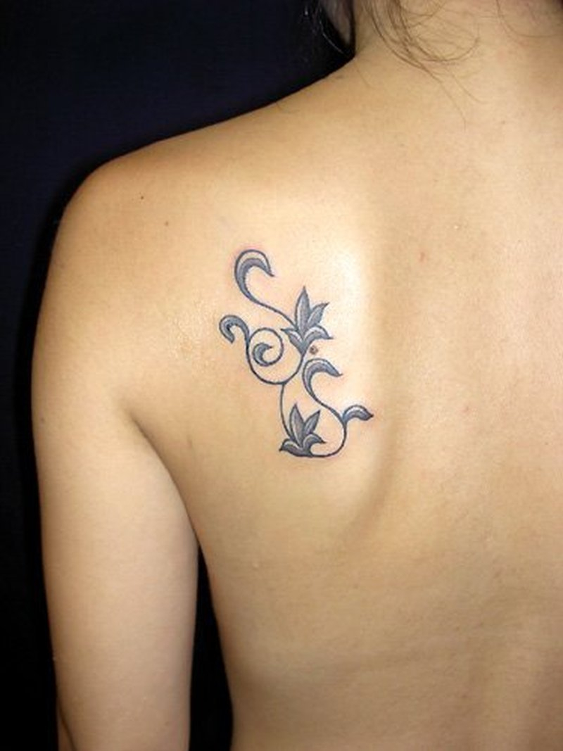Small Feminine Tattoo On Back Of Shoulder Tattoos Book 65000 inside proportions 800 X 1067