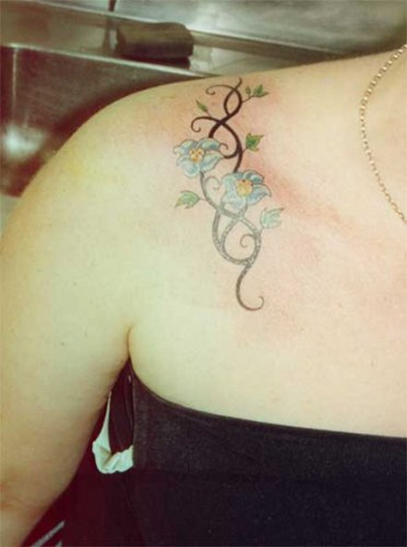 Small Flowers On Shoulder For Women Tattoo Tattoos Book 65000 for size 800 X 1075